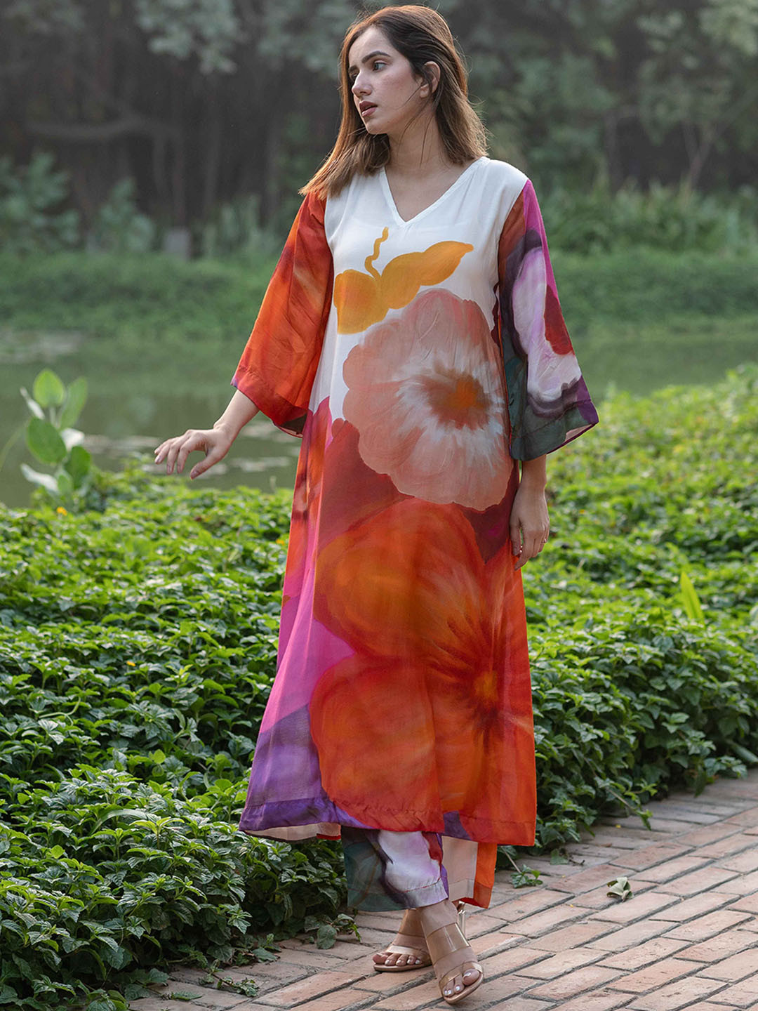 ETAR Amethyset Long Set Floral Printed V-Neck A-Line Kurta With Trouser