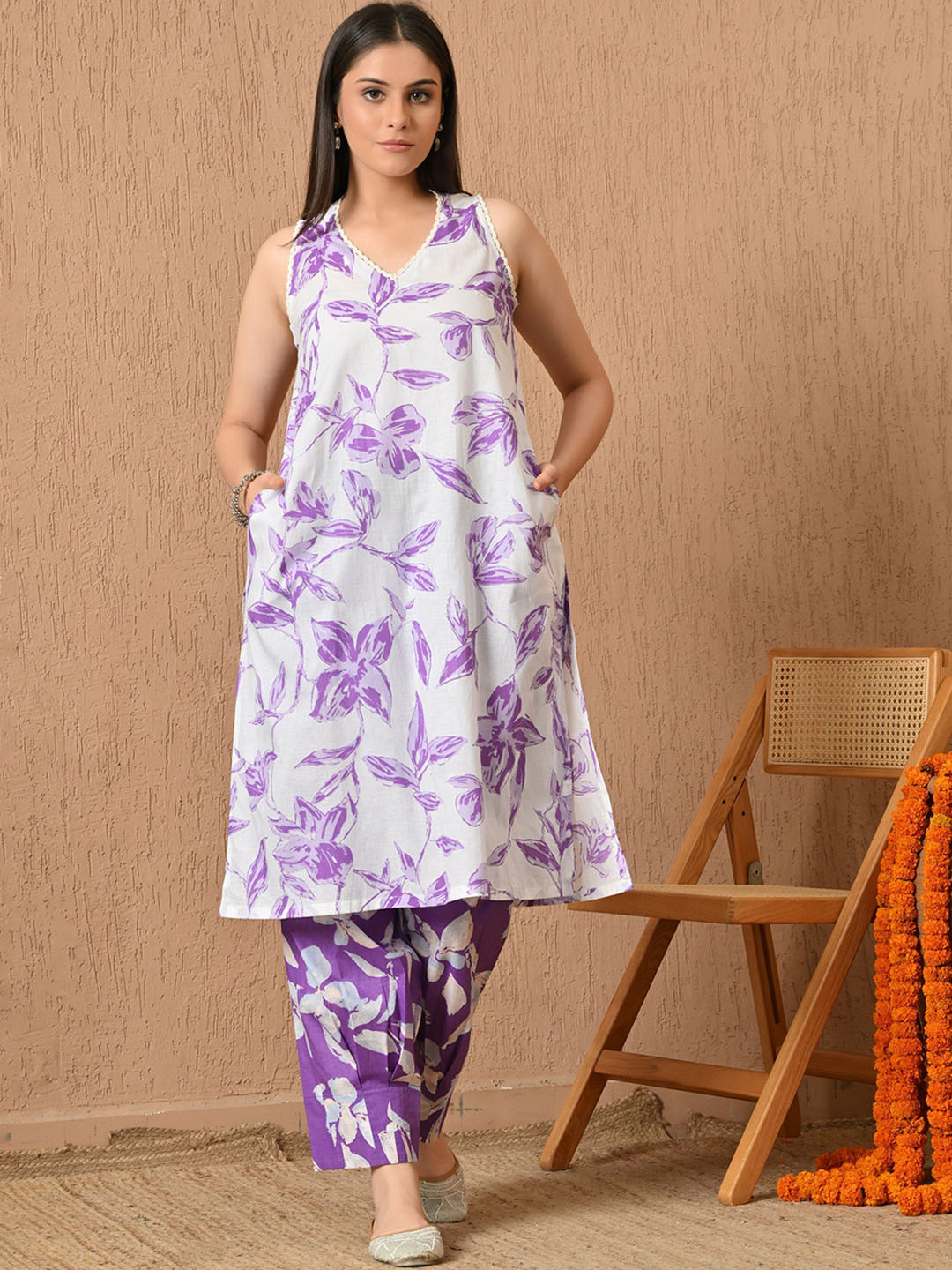 KELIN Shaanera Women Floral Printed Cotton Kurta with Trousers