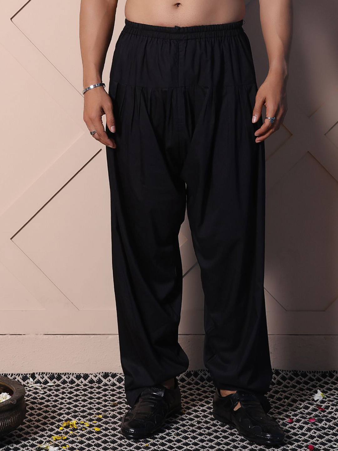 Midav Men Mid-Rise Loose Fit Dhoti Pant