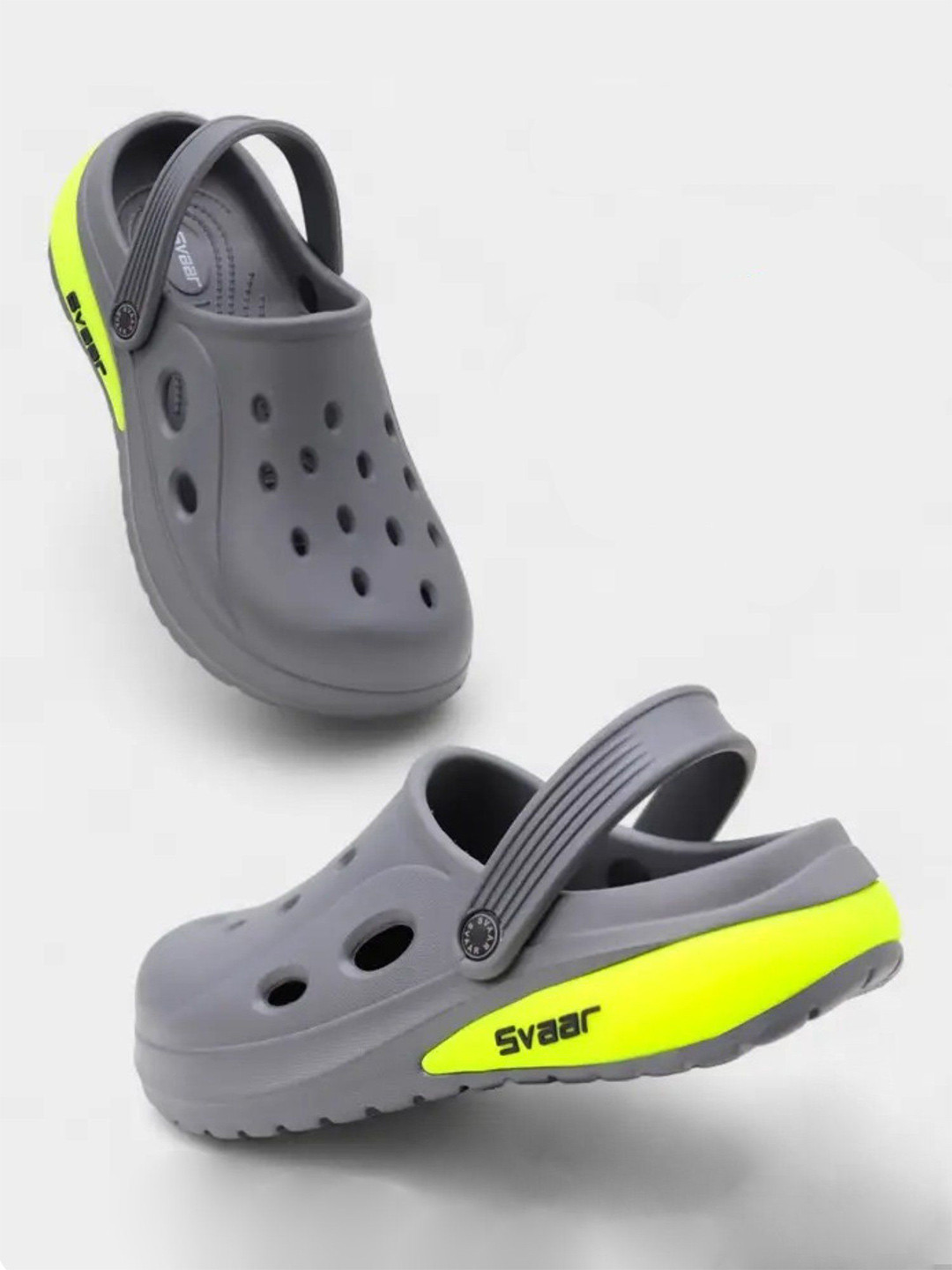 Svaar Men Textured Clogs with Back Strap