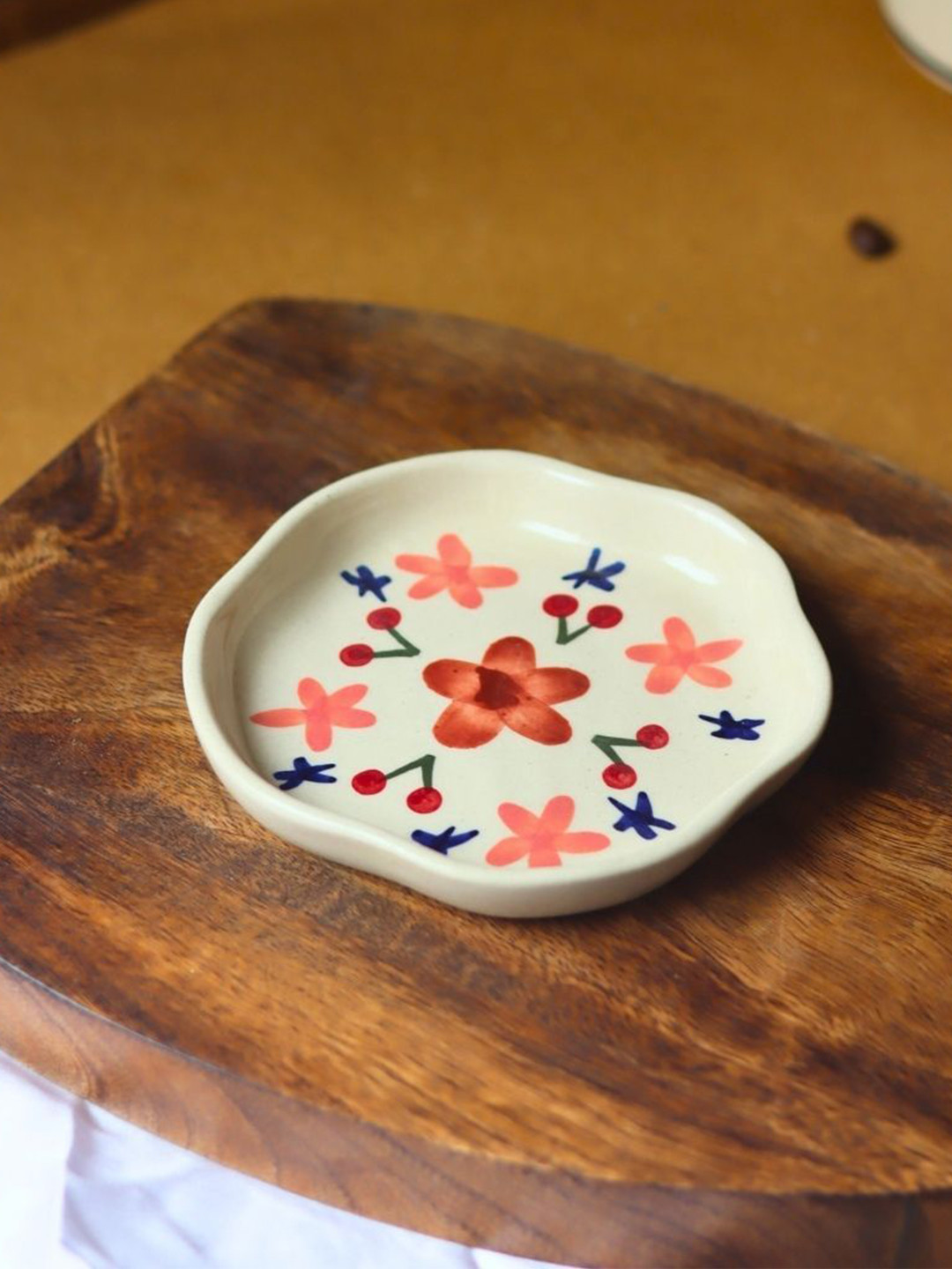 WEAVING HOMES Bloom White & Pink Printed Ceramic Dessert Plate