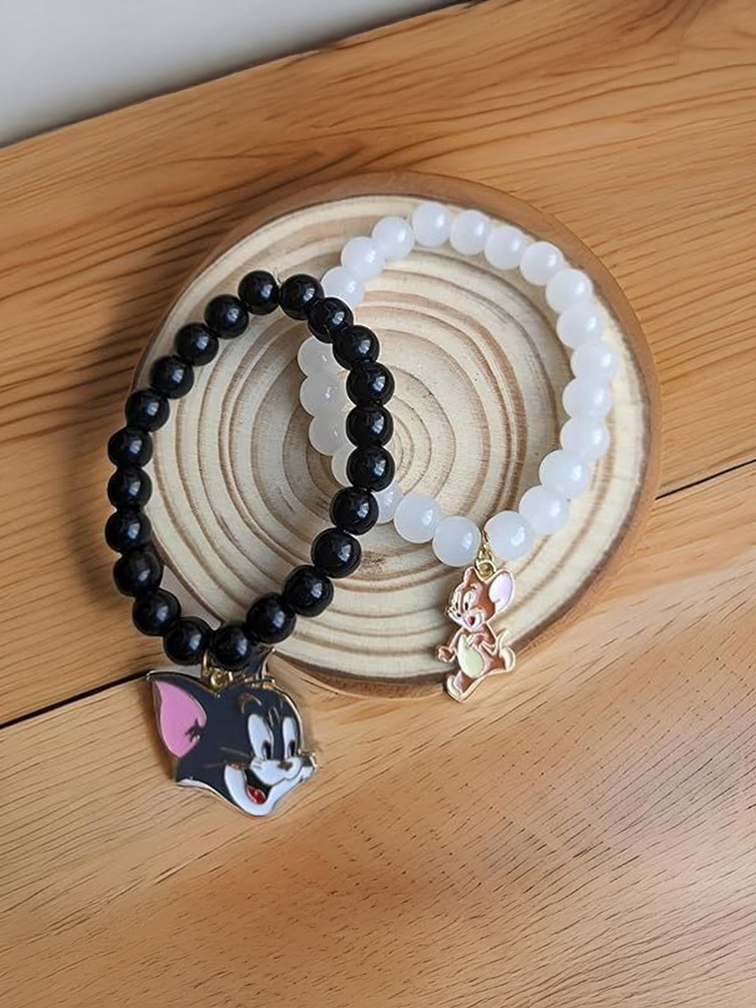 Lovemi Movements Unisex Set Of 2 Artificial Beaded Tom & Jerry Charm Bracelets