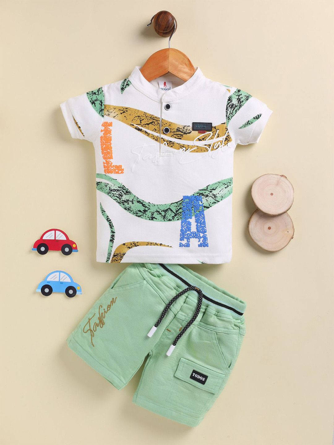 TODOS Boys Printed T-shirt with Shorts