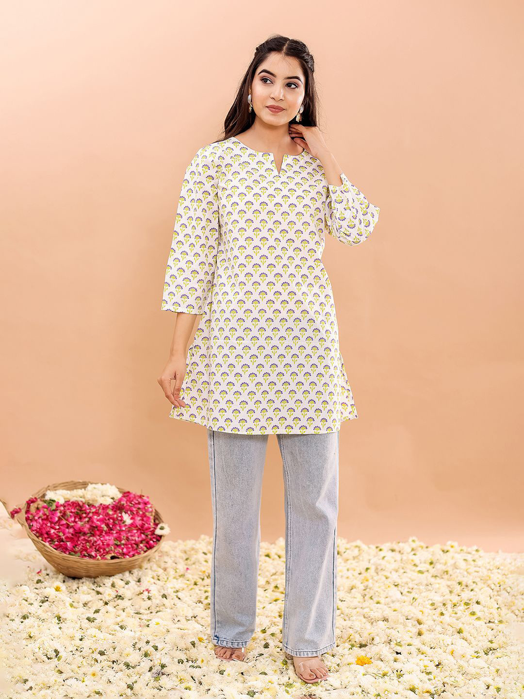 Chandbaali Women Floral Printed Pure Cotton Kurti