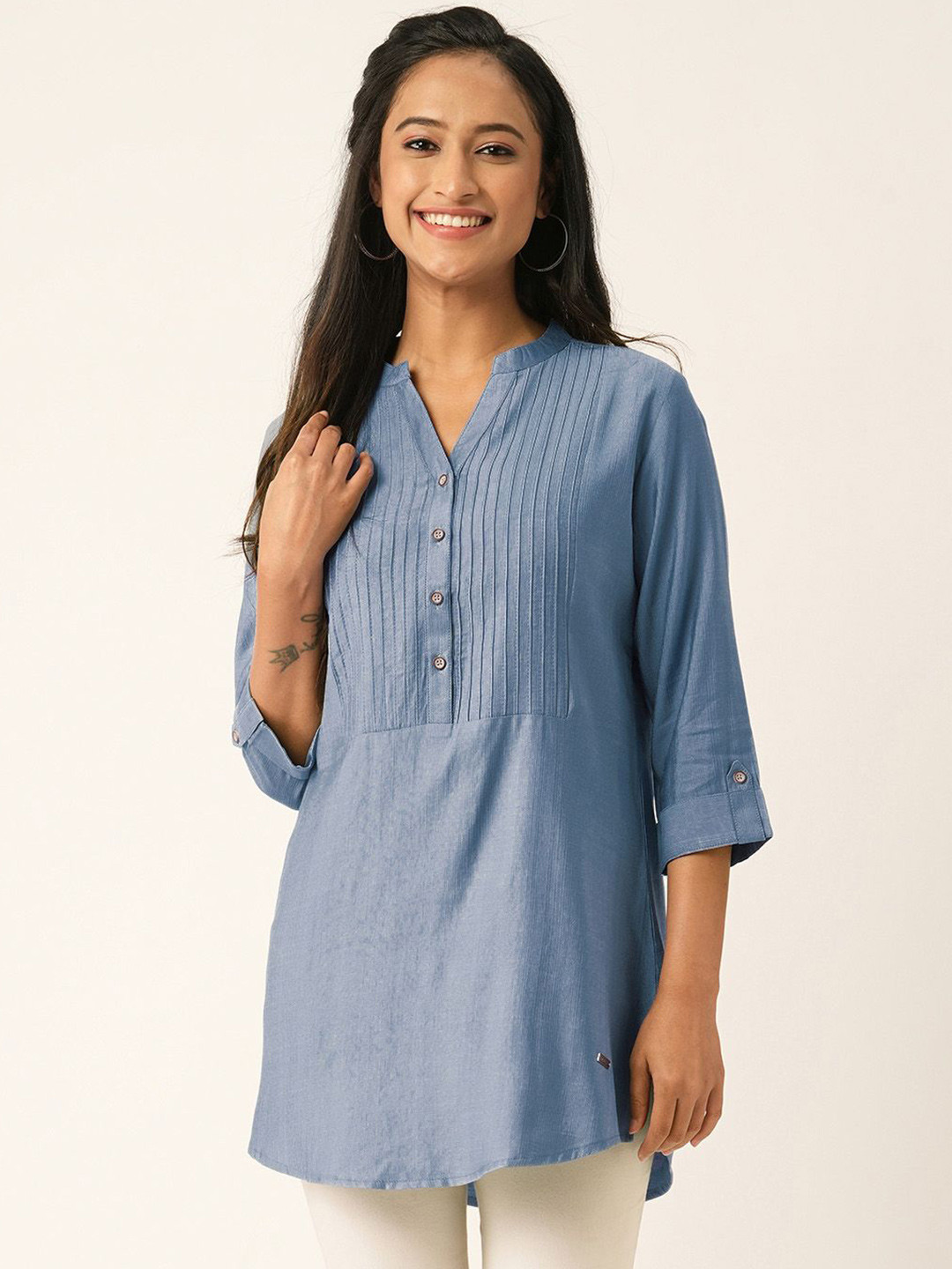 ZOLA Women Exclusive Solid Mandarin Collar Rayon Straight Kurti