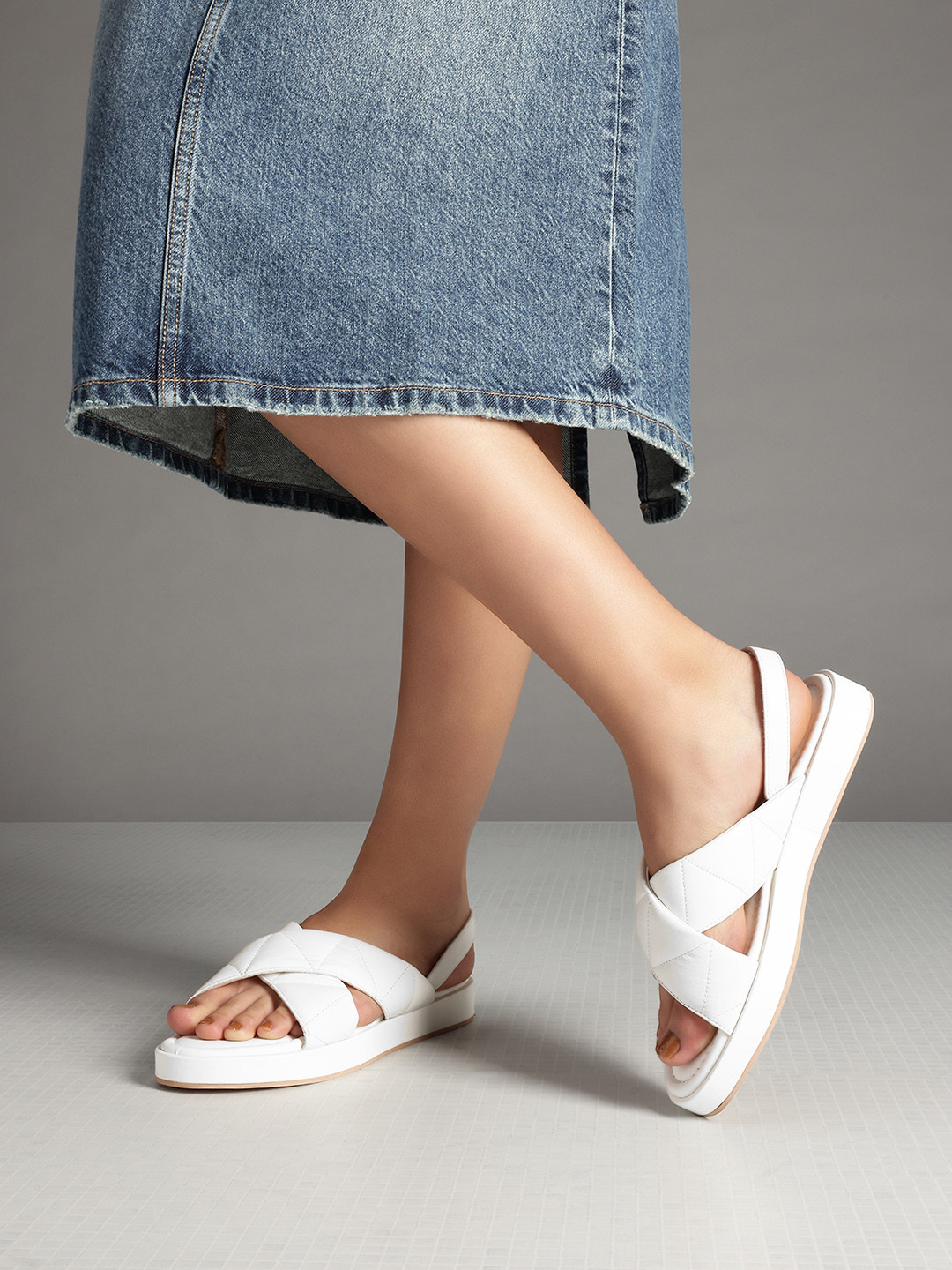 Kenneth Cole Women Quilted Textured Leather Criss-Cross Flats