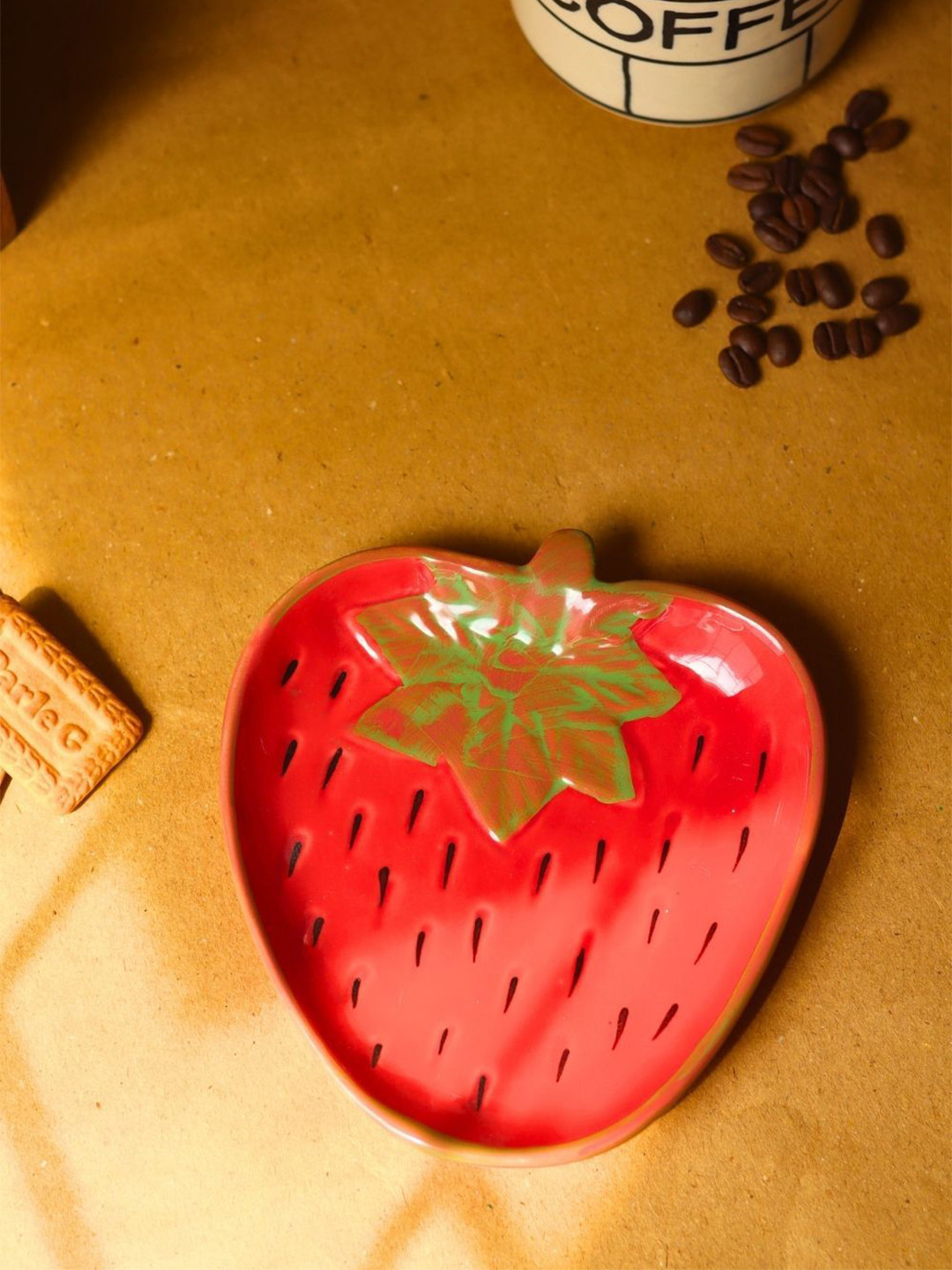 WEAVING HOMES OG Strawberry Handmade Dessert Plate