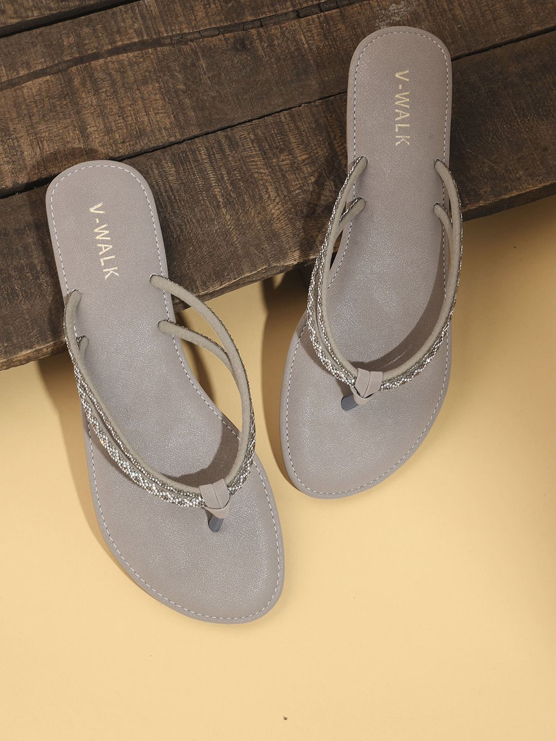 V-WALK Women Big sizes Casual Ethnic Embellished Slip-On Toe Ring Flats