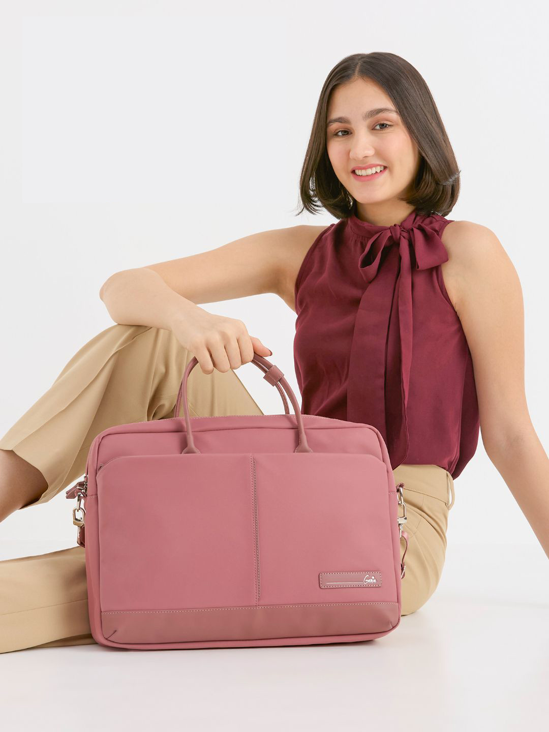 Genie Maven Women 17 Inch Laptop Handheld bag