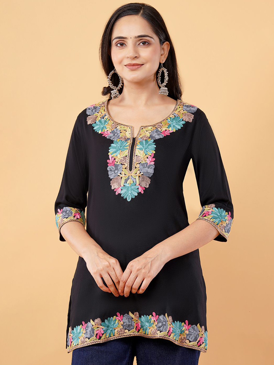 Kala Maison Floral Embroidered Notch Neck Straight Short Kurta