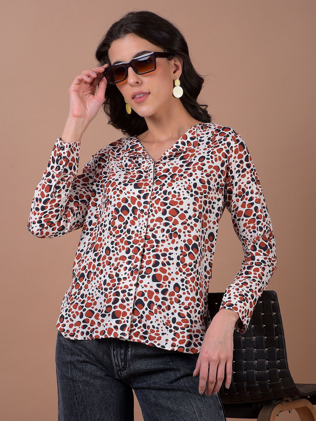 Crimsoune Club Women Classic Fit Abstract Printed Collreless Casual Shirt