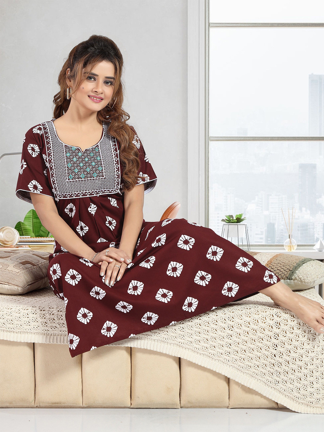 CINCO Women Printed Embroidered Maxi Nightdress