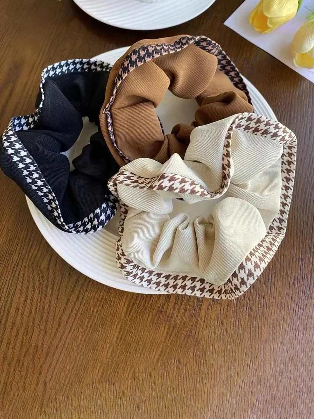 DN ENTERPRISES Set Of 3 Satin Korean Ponytail Holders