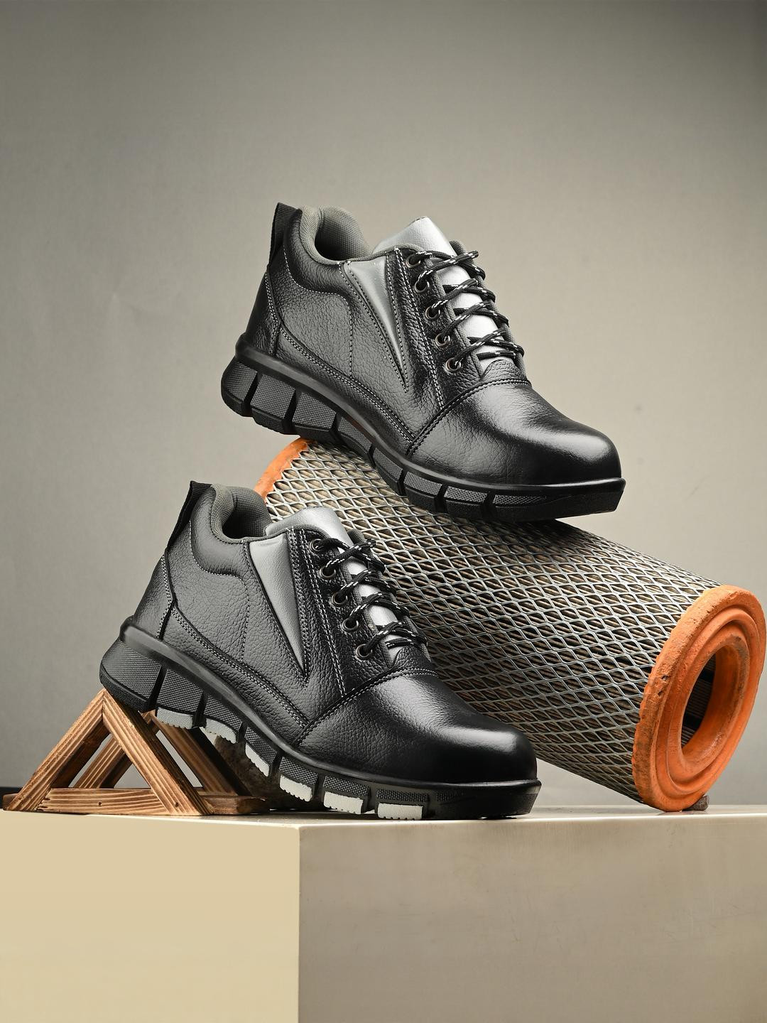 Ozarro Men Steel Toe Safety  Shoe - S4456