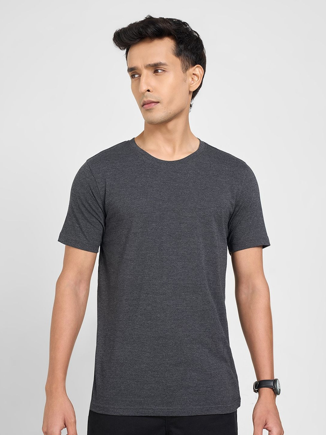 Peregrine by Pantaloons Men Solid Round Neck T-shirt