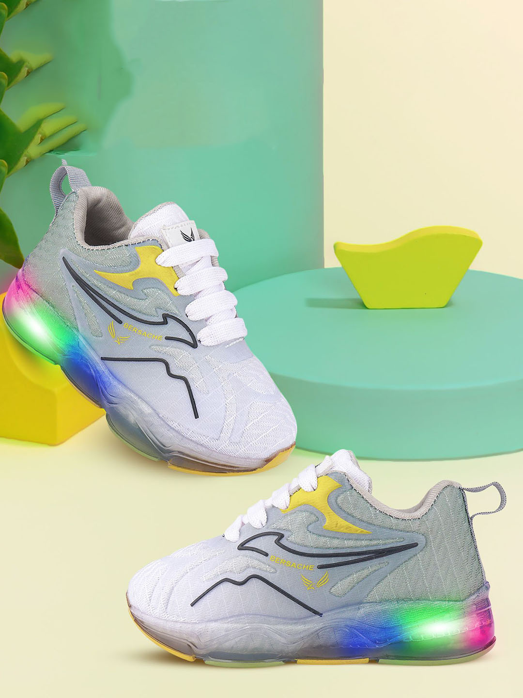 BERSACHE Boys LED Round Toe Lace-Ups Sneakers