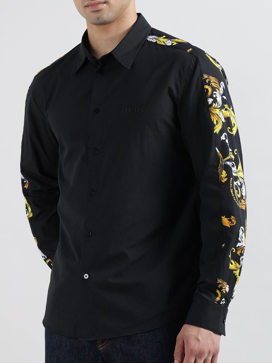 Versace Jeans Couture Men Floral Printed Spread Collar Cotton Regular Fit Casual Shirt