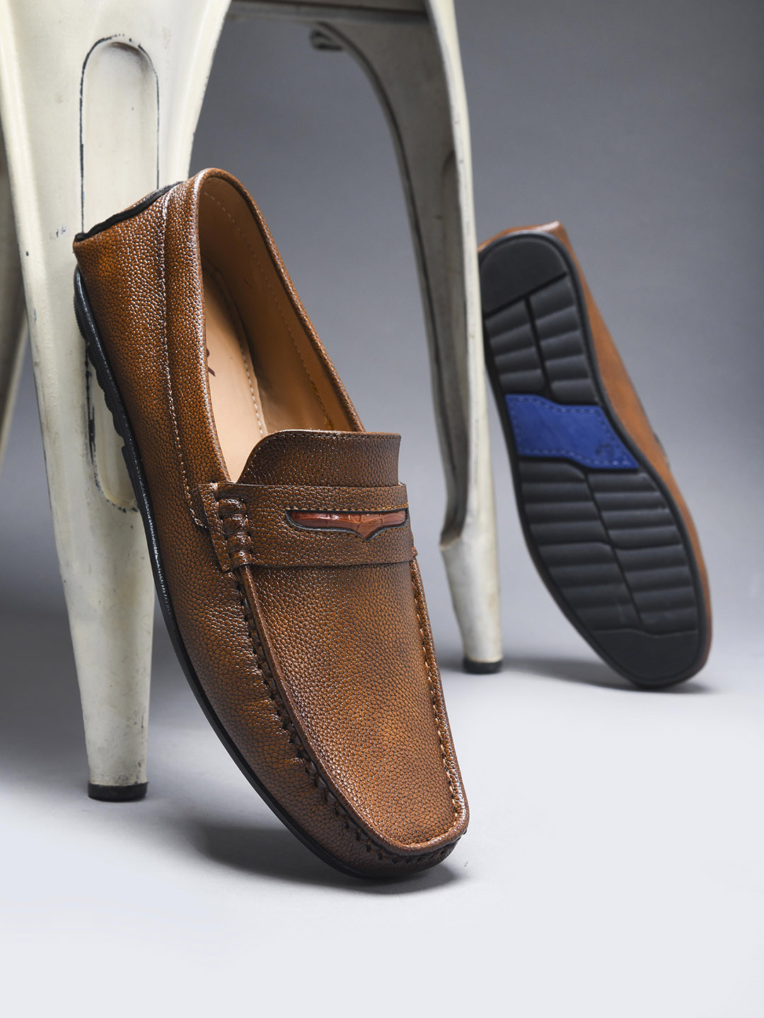 WAVE WALKER Men Square Toe Loafers