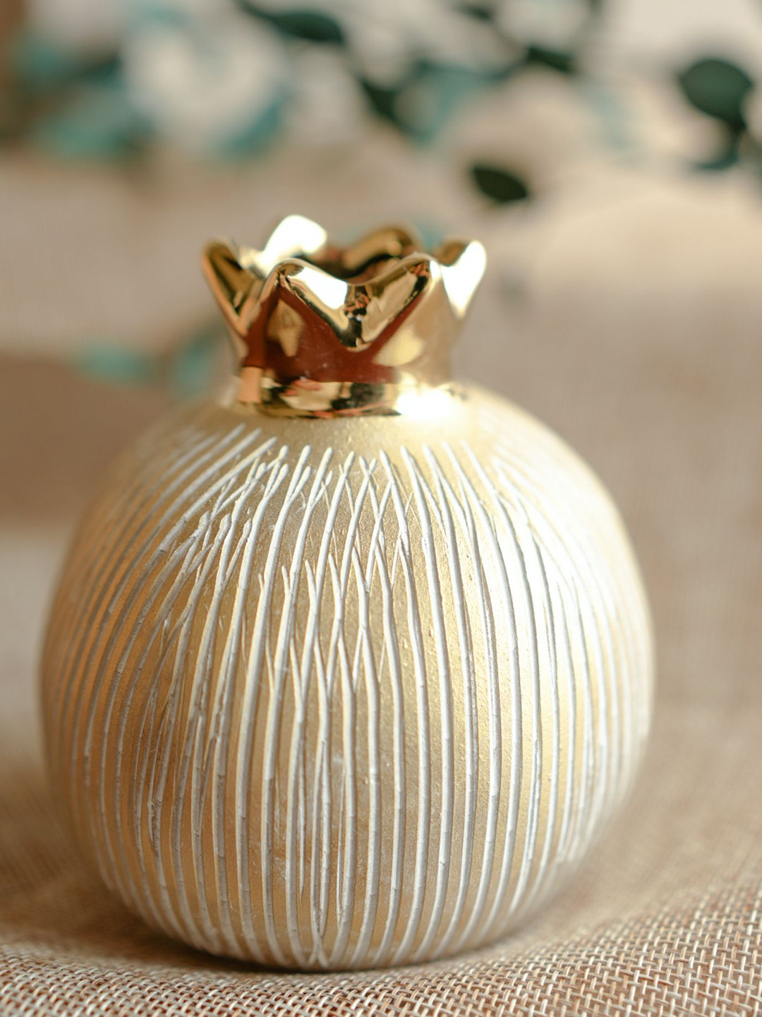 ArteCasa White Striped Pomegranate-Shaped Medium Vase