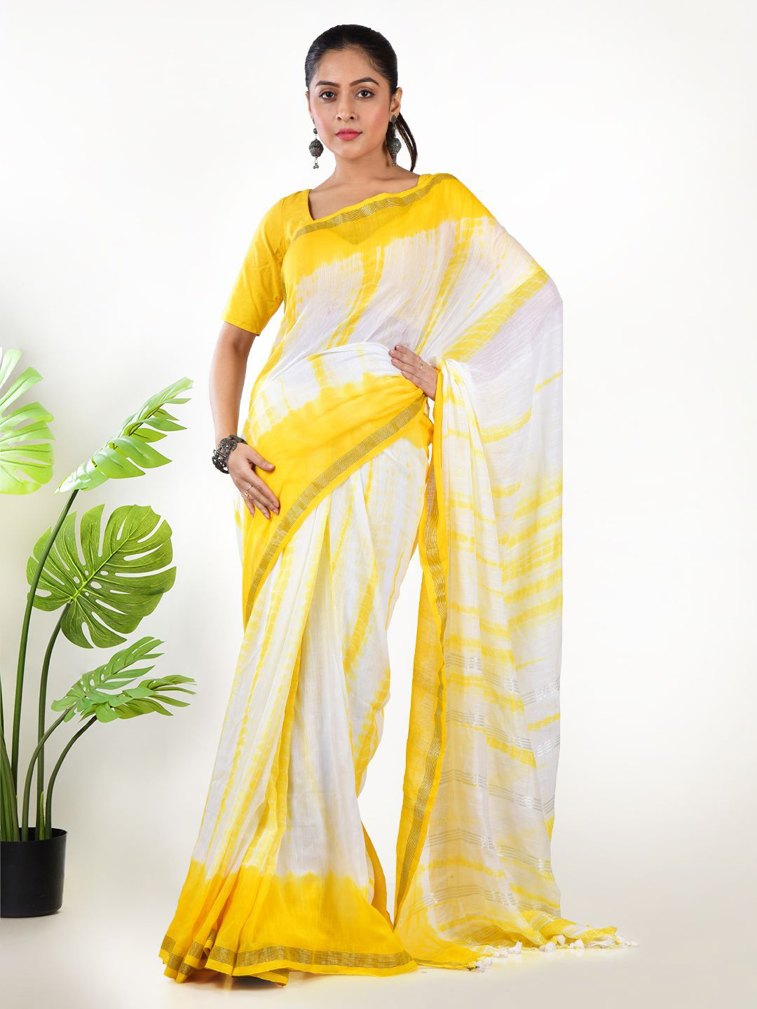 AAKAR Sooraj Leher Women Tie and Dye Pure Cotton Saree