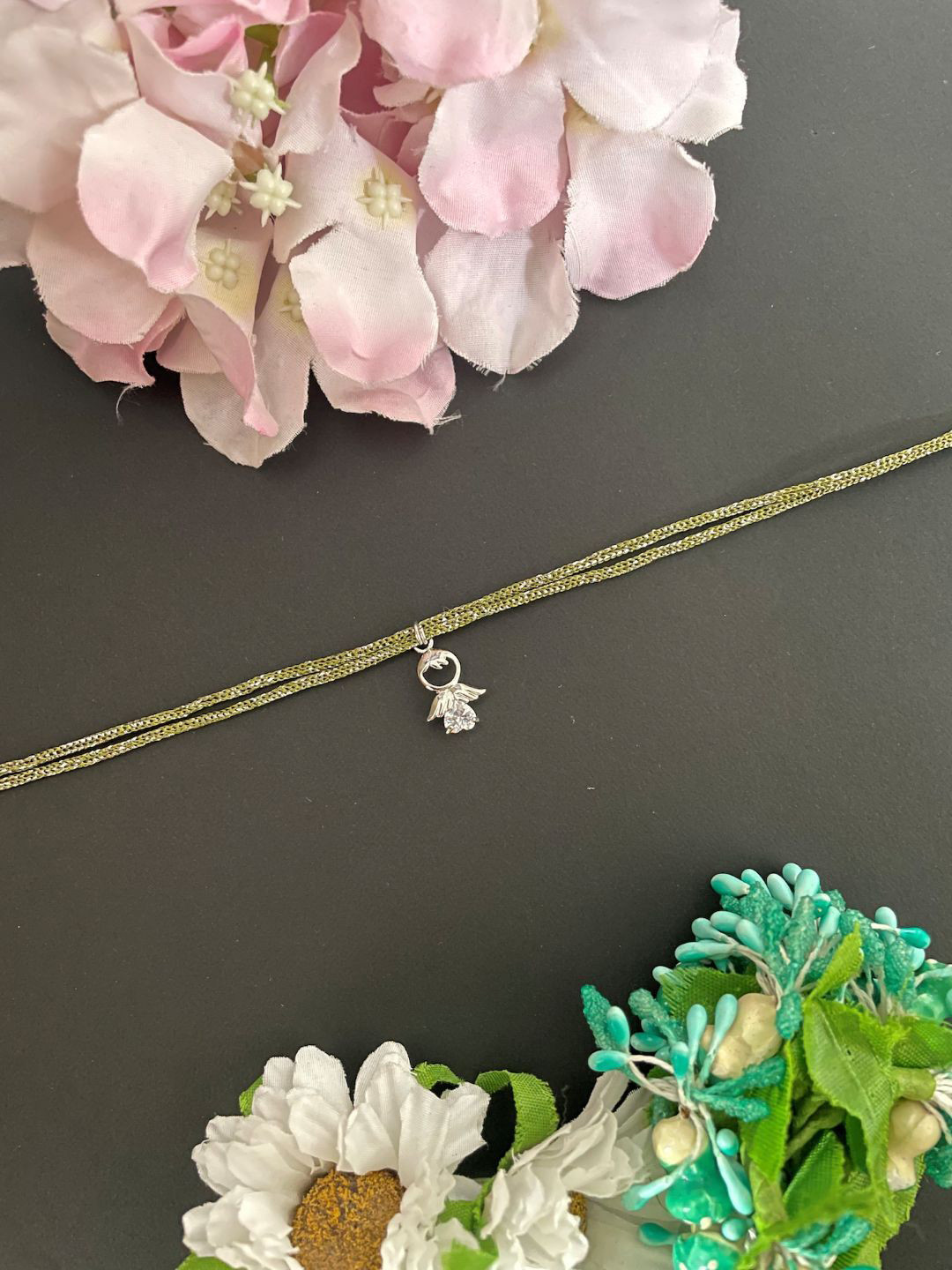 Digital Dress Room Solitaire Charm Lumba Rakhi