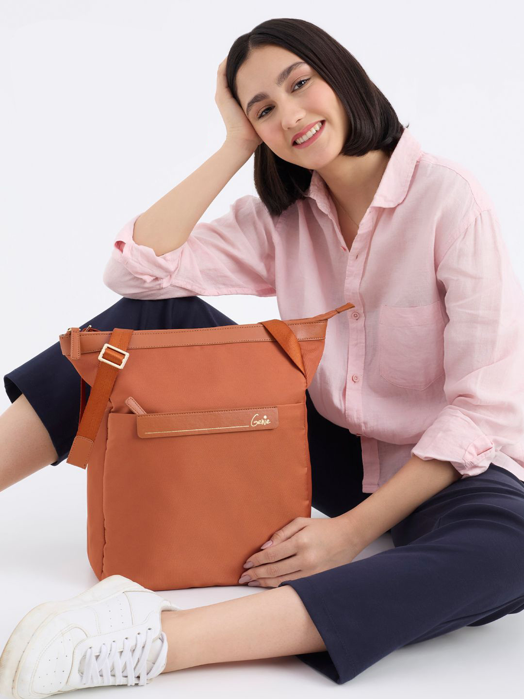 Genie Amber Women 14 Inch Laptop Shoulder Tote Bag