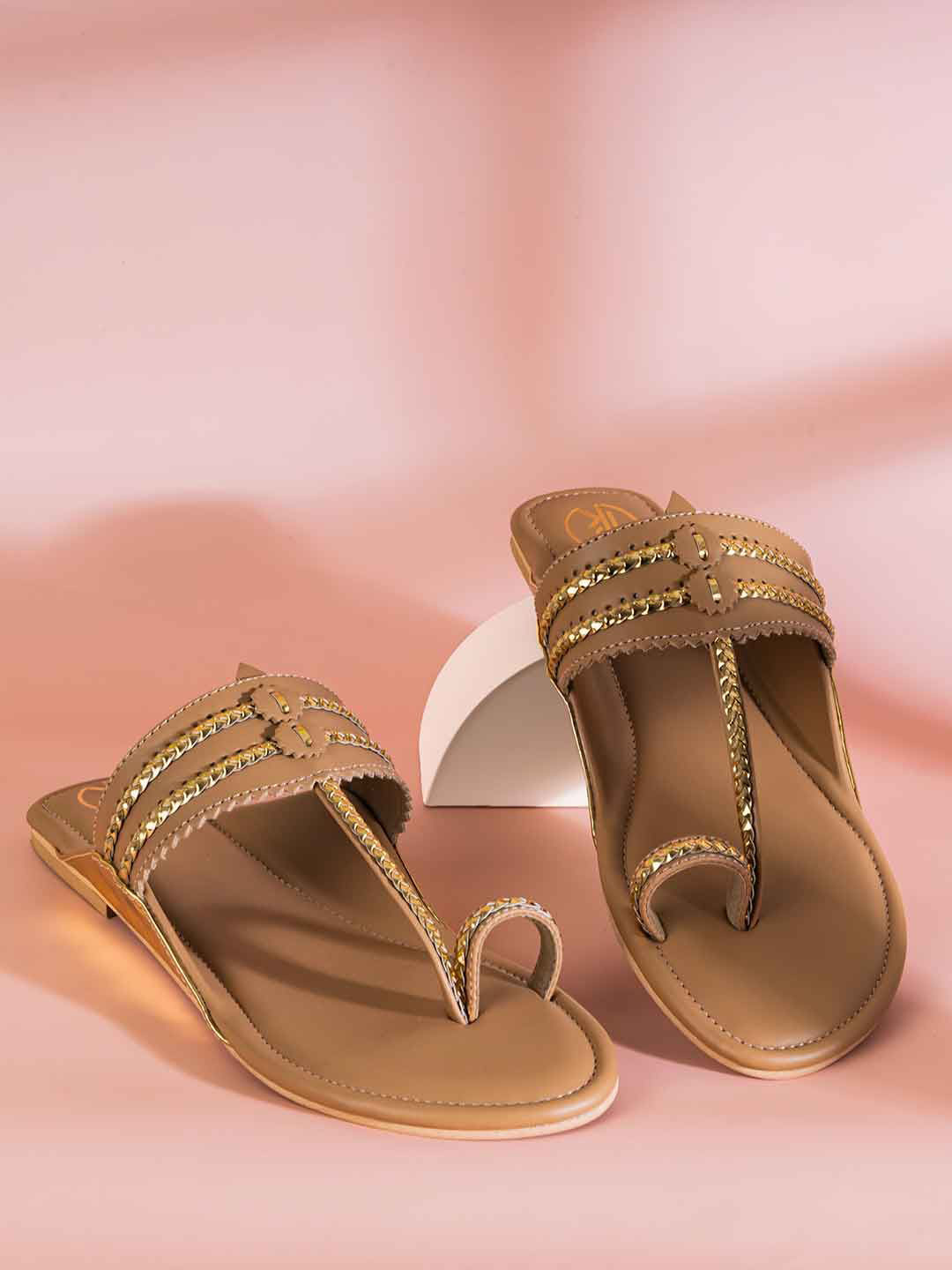 Preet Kaur Women Leather Beige Two Tone Kolhapuri One Toe Flats