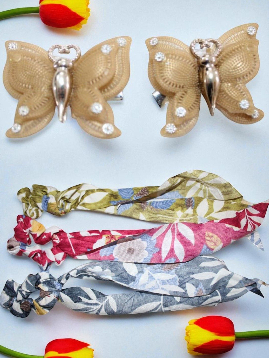 Jolly Faces Set Of 5  Hairclip Scrunchie Hairband Ponytail Holders