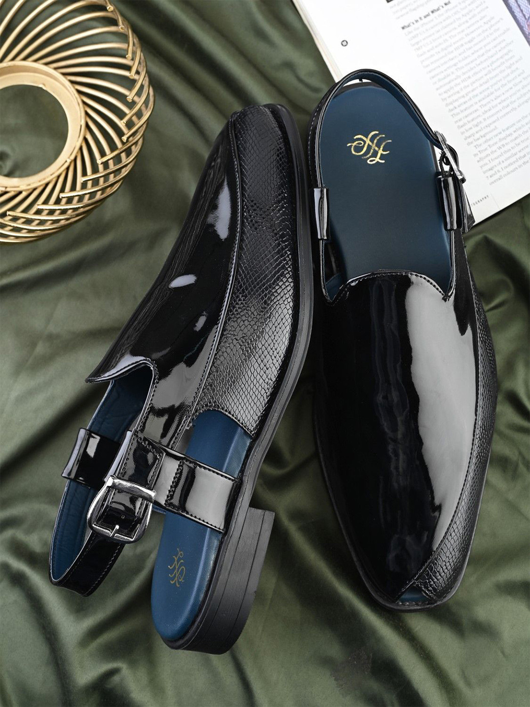 House of Pataudi Men Comfortable Peshwari Shoe Style Sandals