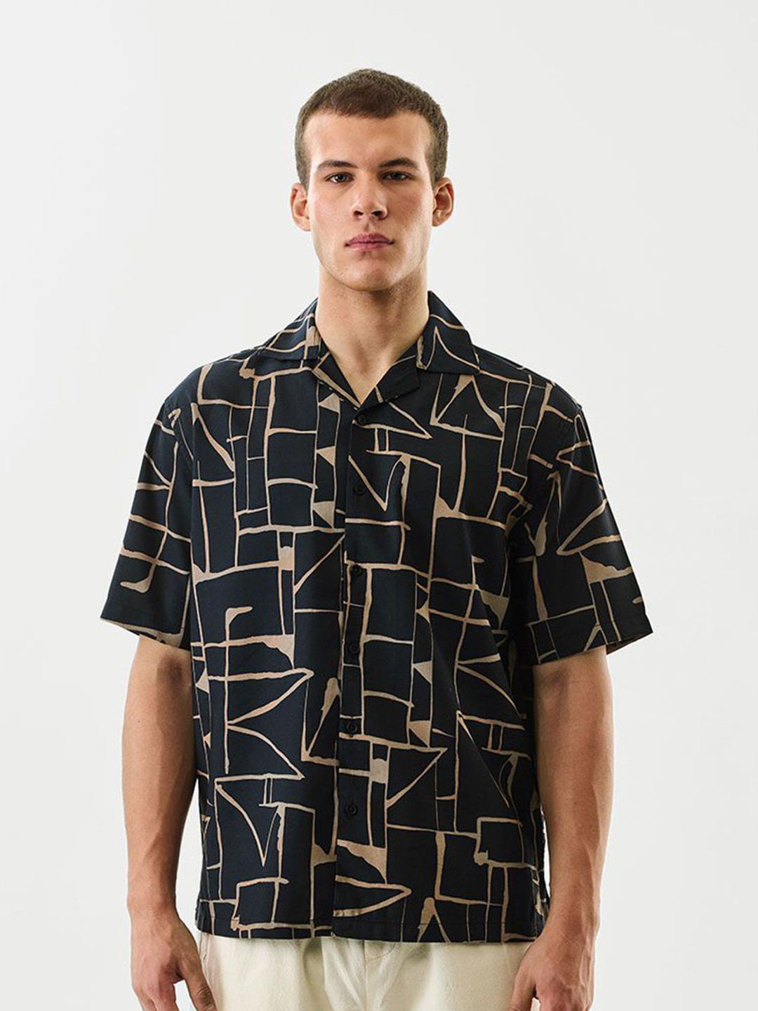 Snitch Boxy Geometric Printed Boxy Fit Casual Shirt