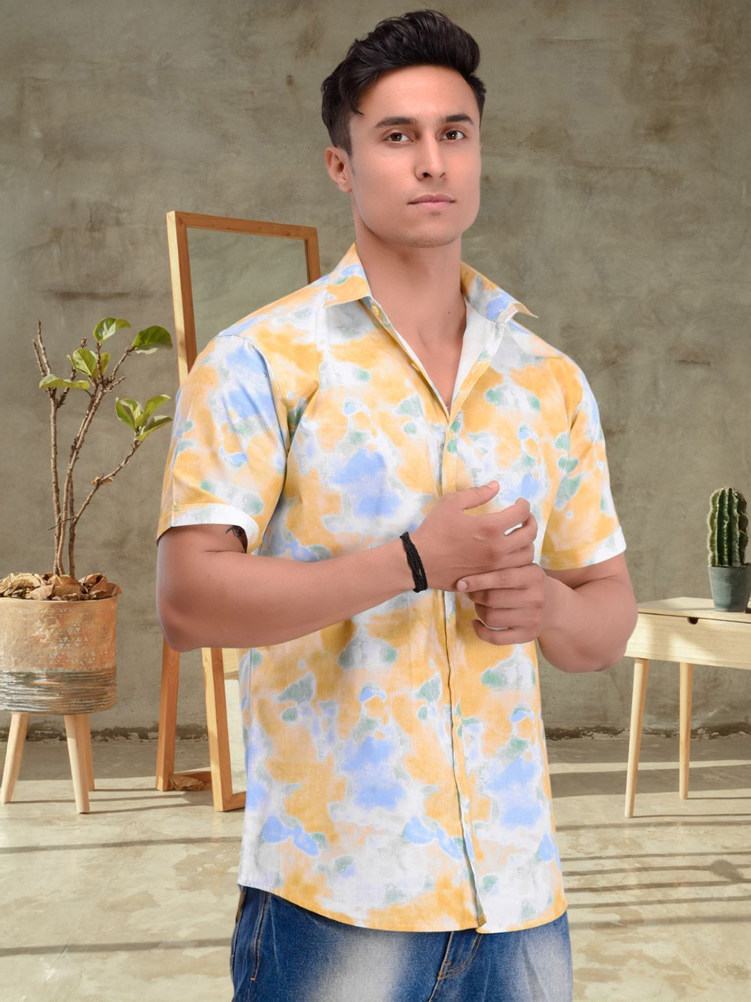 BASE 41 Abstract Dyed Spread Collar Short Sleeves Shirt