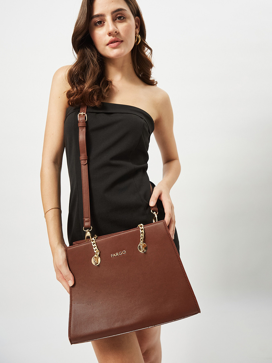 FARGO Structured Elevate Handheld Bag