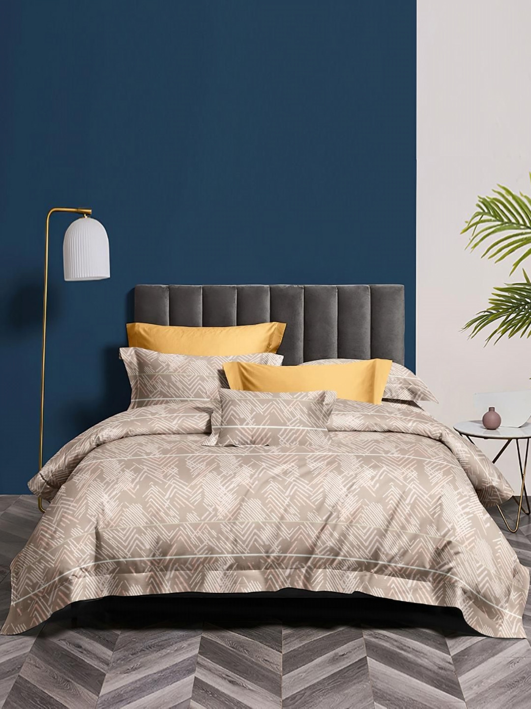 Aura Brown & White Printed 144 TC King Bedsheet Set- 2.70 m x 2.60 m