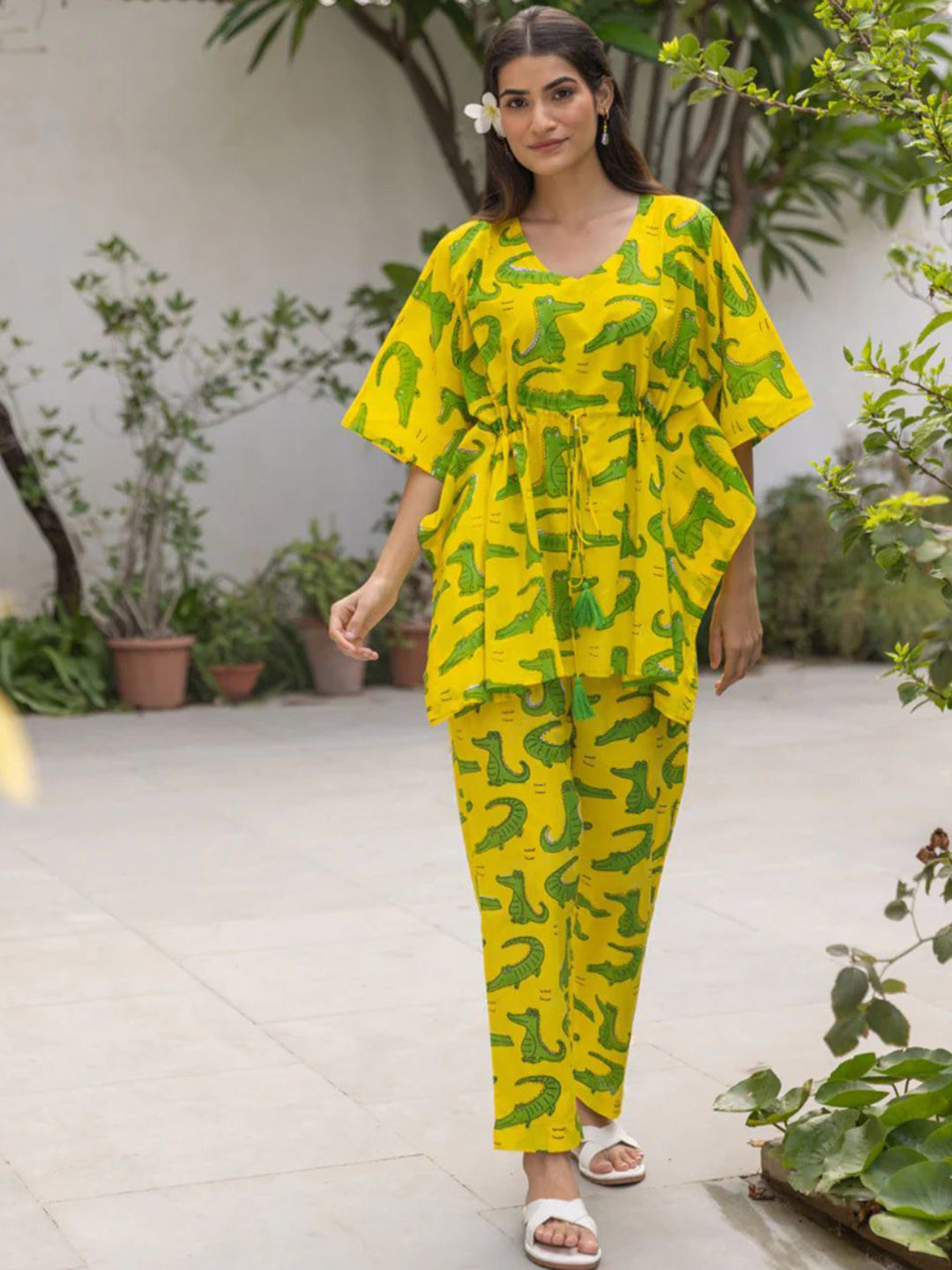 PHUTARI Agar Magar Chill Jams Printed Pure Cotton Tunic With Trousers Co-Ords