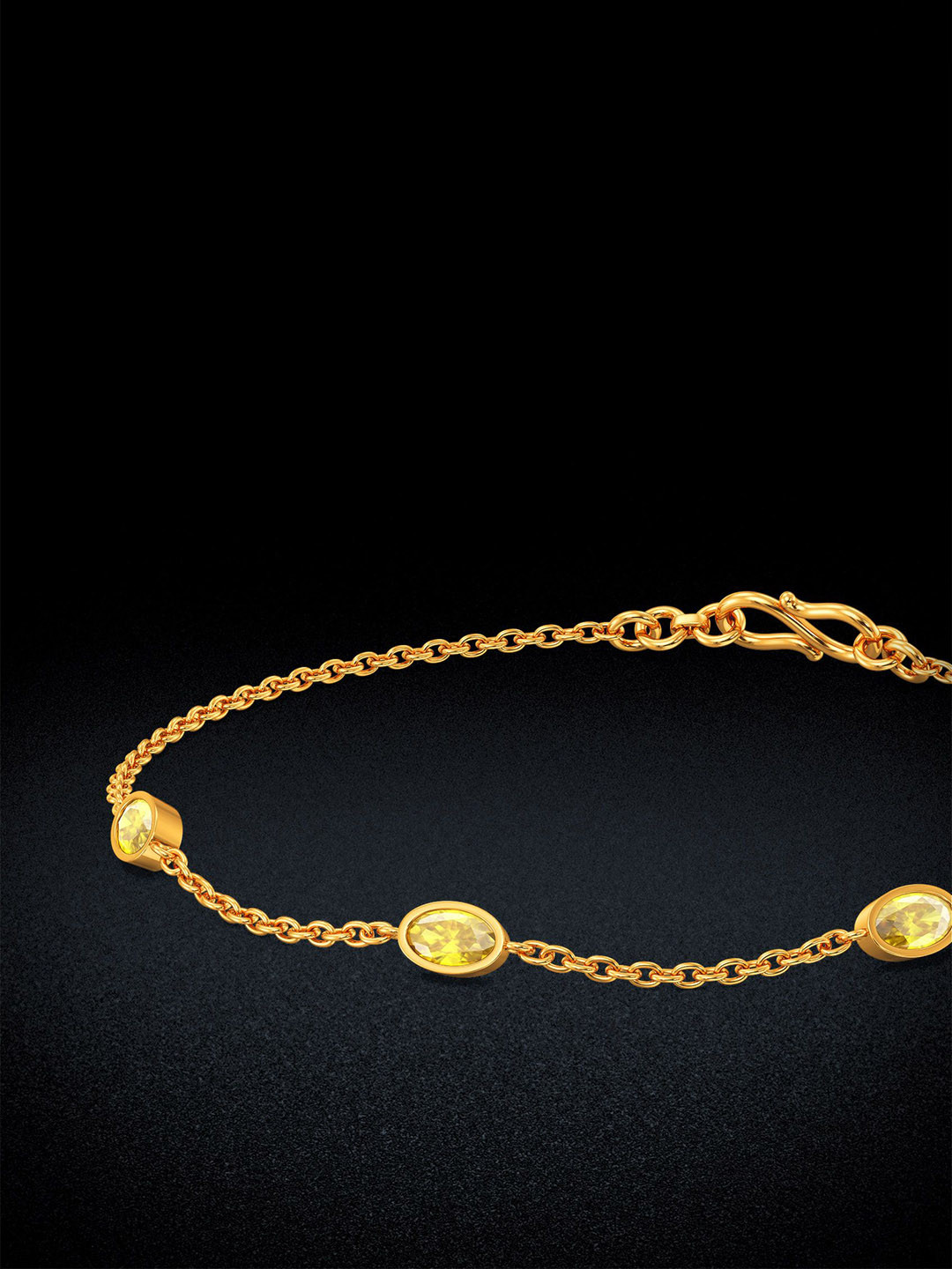 Joyalukkas Sculpted Oval Charms Gold Bracelet