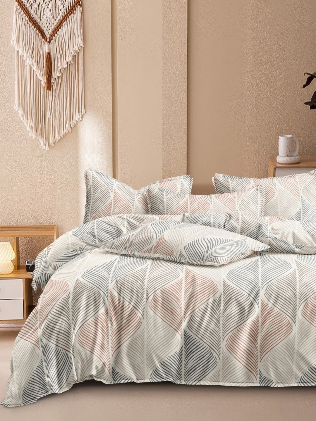 Aura Cream-Colored & Blue Printed Duvet Cover With 2 Pillow Covers