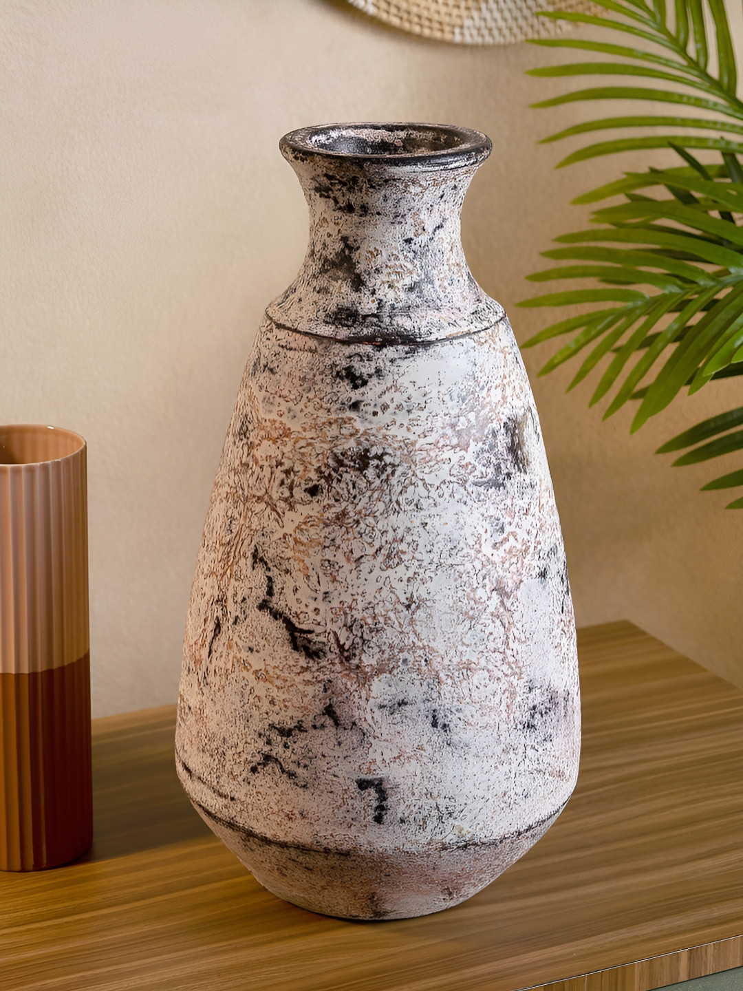 HABERE INDIA Pink & Black Textured Flower Vase