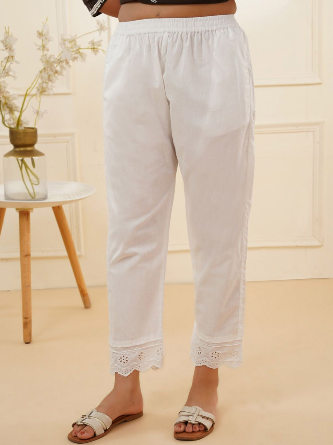 zuriWomen Solid White Cotton Scalloped pants