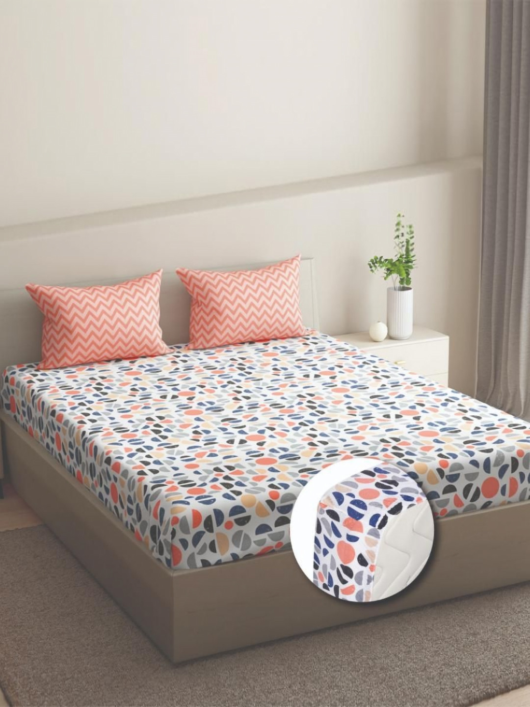 wakefit White & Red Geometric 160 TC Queen Bedsheet Set- 2.74 m x 2.74 m