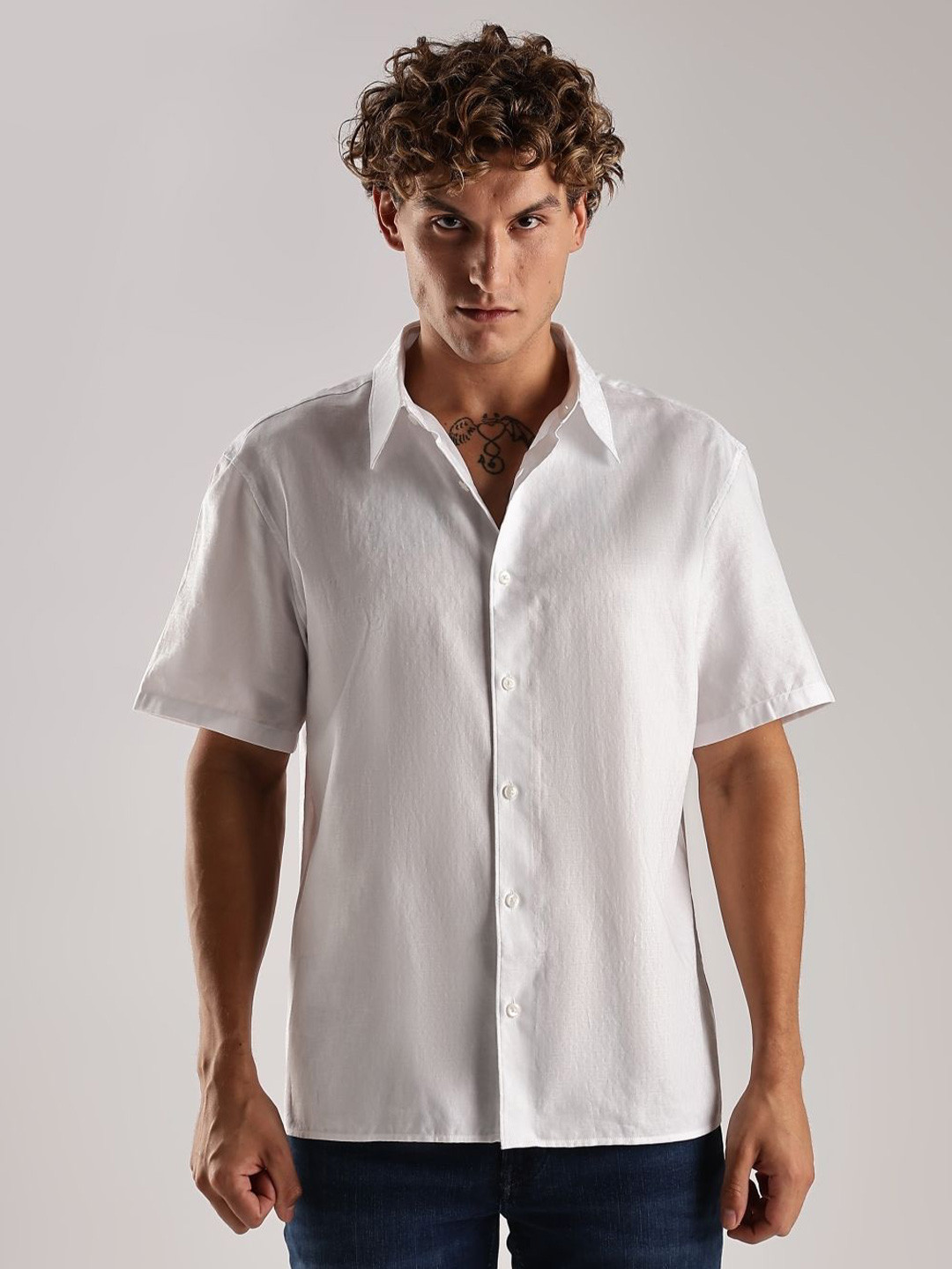 Calvin Klein Jeans Spread Collar Relaxed-Fit Dobby Pure Cotton Shirt
