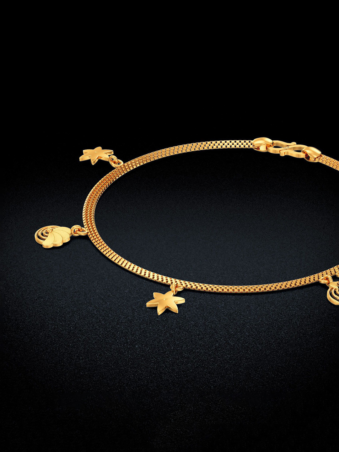 Joyalukkas Natures Bloom Gold Bracelet