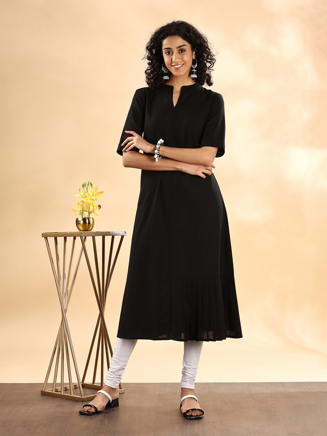 Anouk Women Mandairan Coller Thread Work Kurta