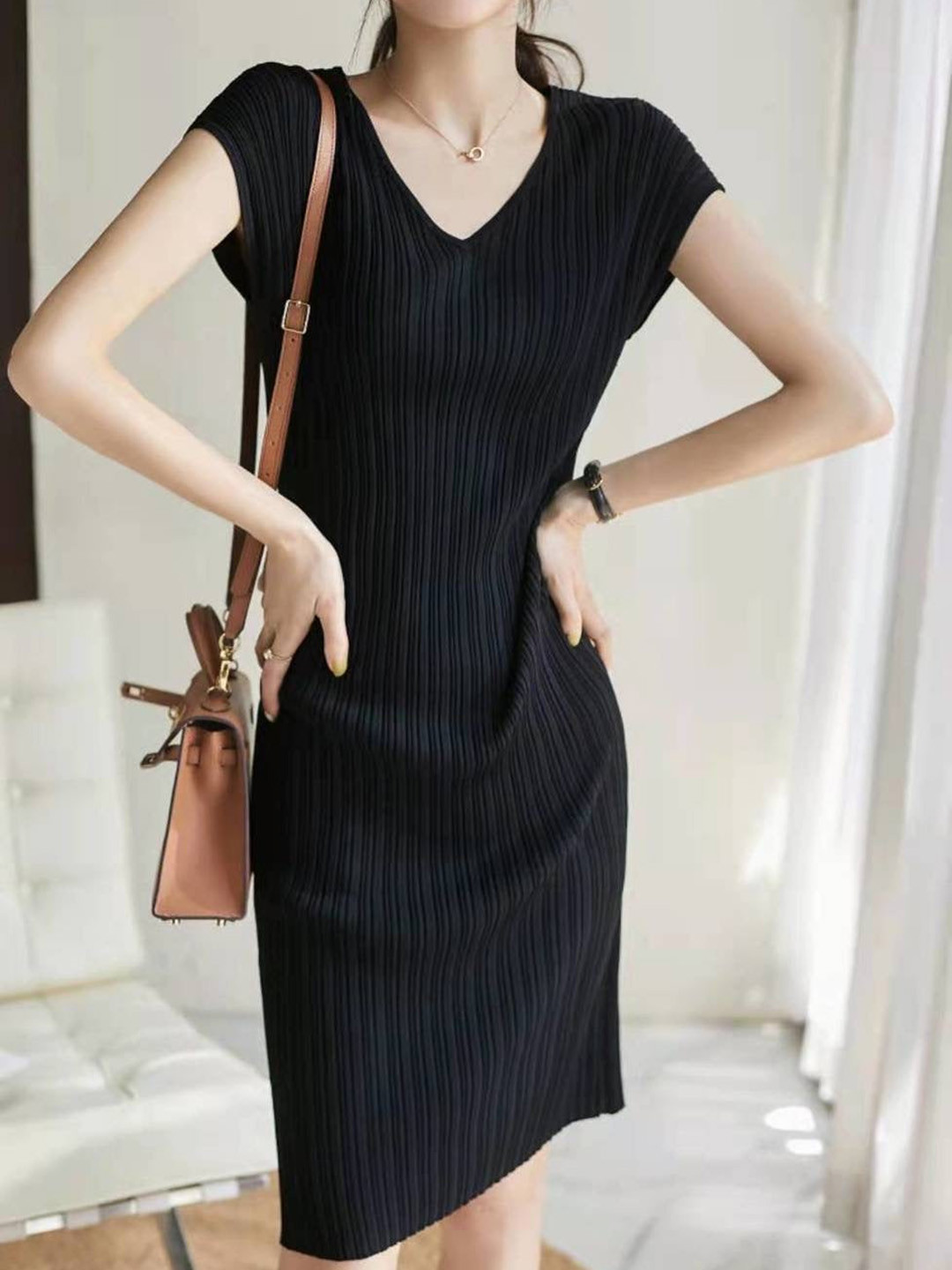 Outzidr Black V Neck Rib Dress