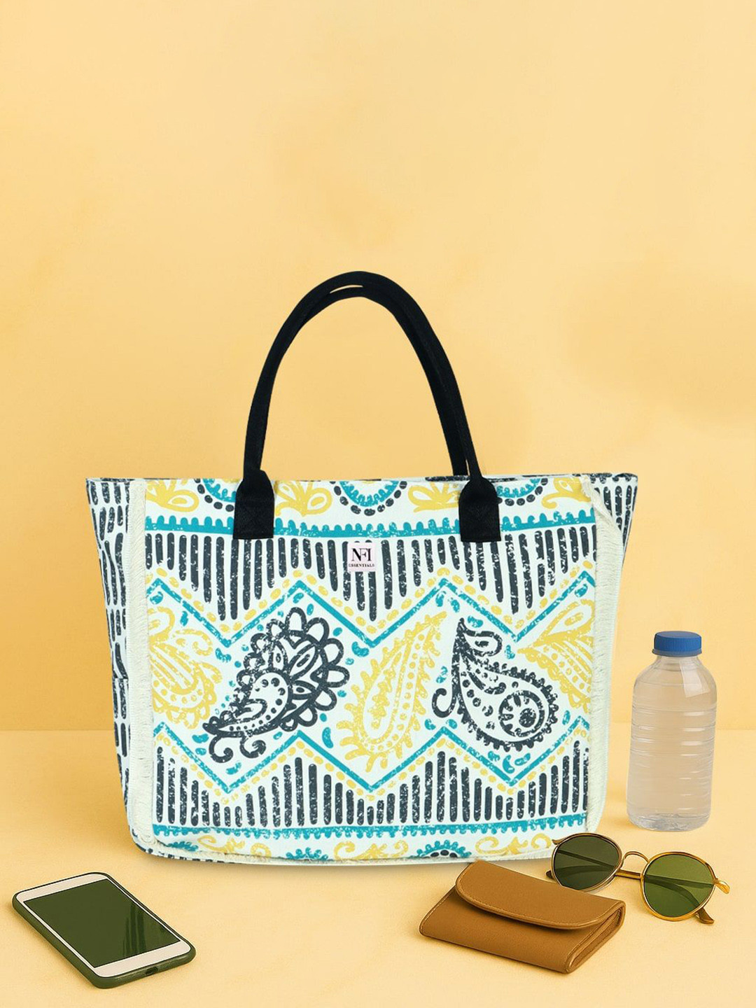 NFI essentials Women Other Prints Travel Adaptor Travel Accessory