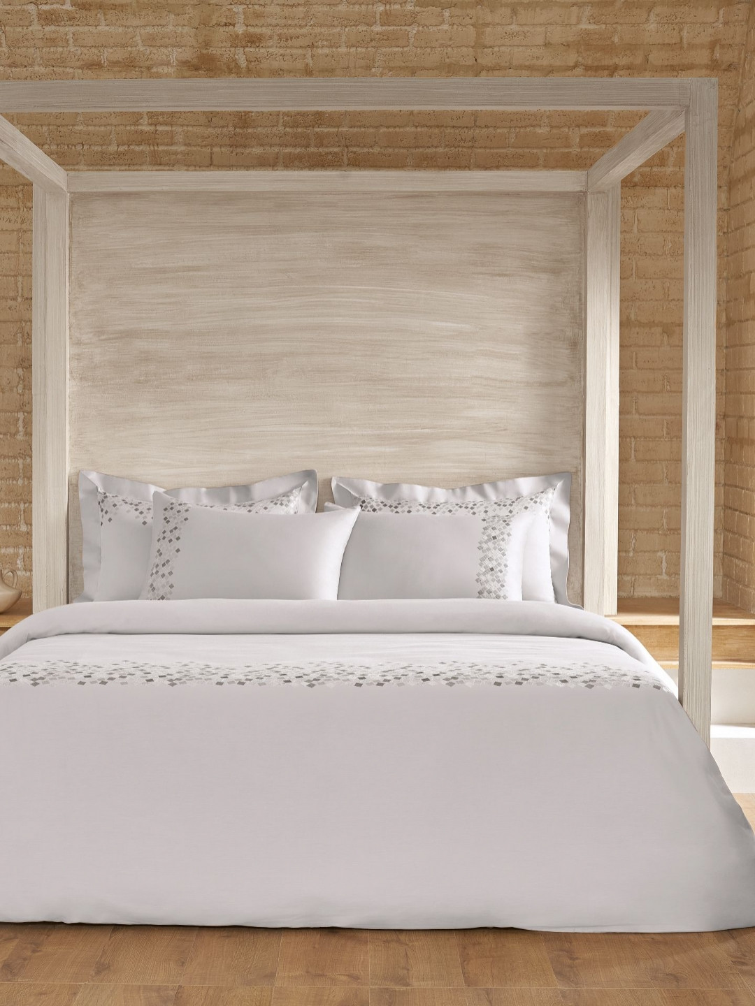 SANSAAR A DDECOR BRAND LIVE CONSCIOUSLY Beige Geometric Cotton Bedding Set