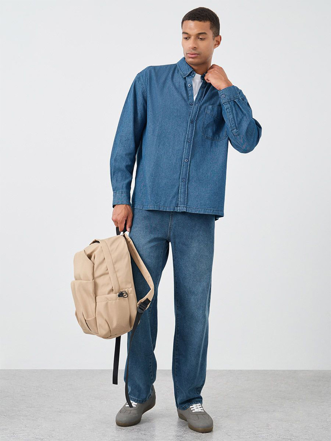 Styli Men Relaxed Fit Solid Spread Collar Cotton Casual Denim Shirt