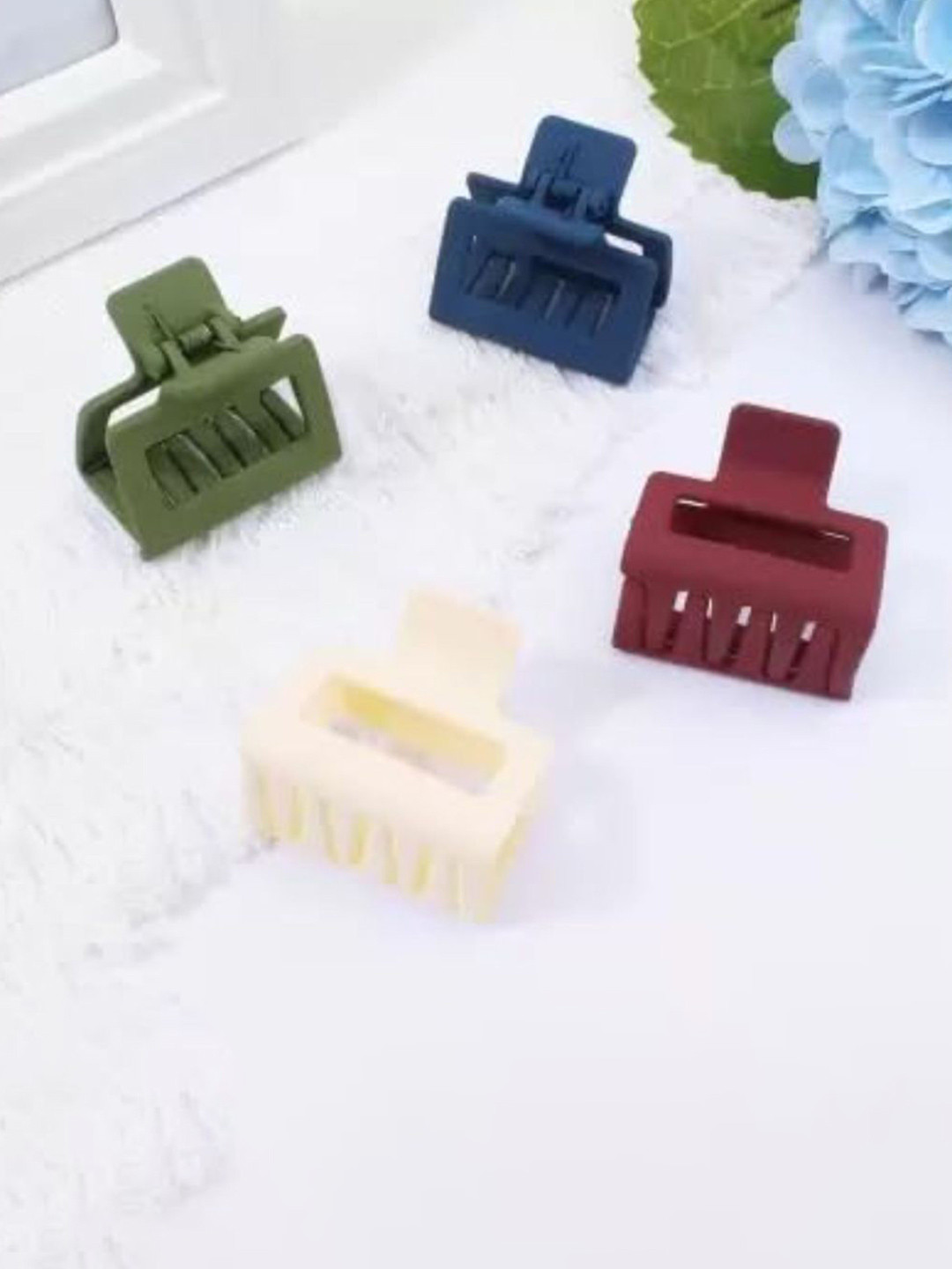 DN ENTERPRISES Women Set of 4 Platic Thick Rectangle Claw Clip