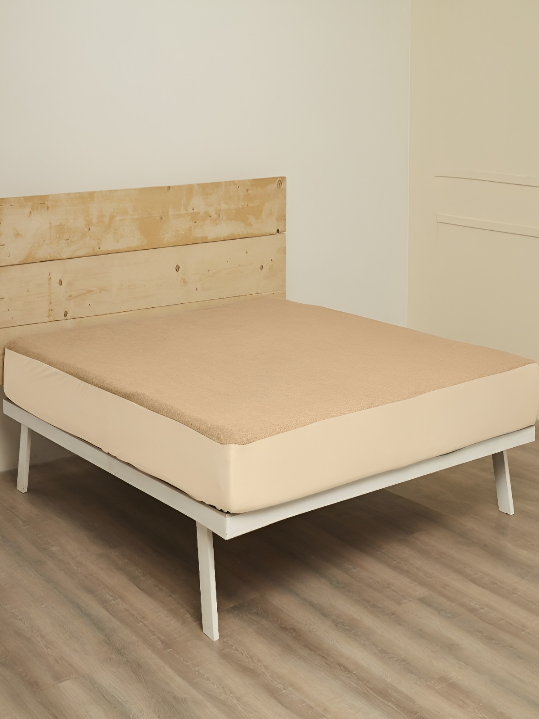 wakefit Beige Textured Breathable Queen Noiseless Fitted Mattress Protector