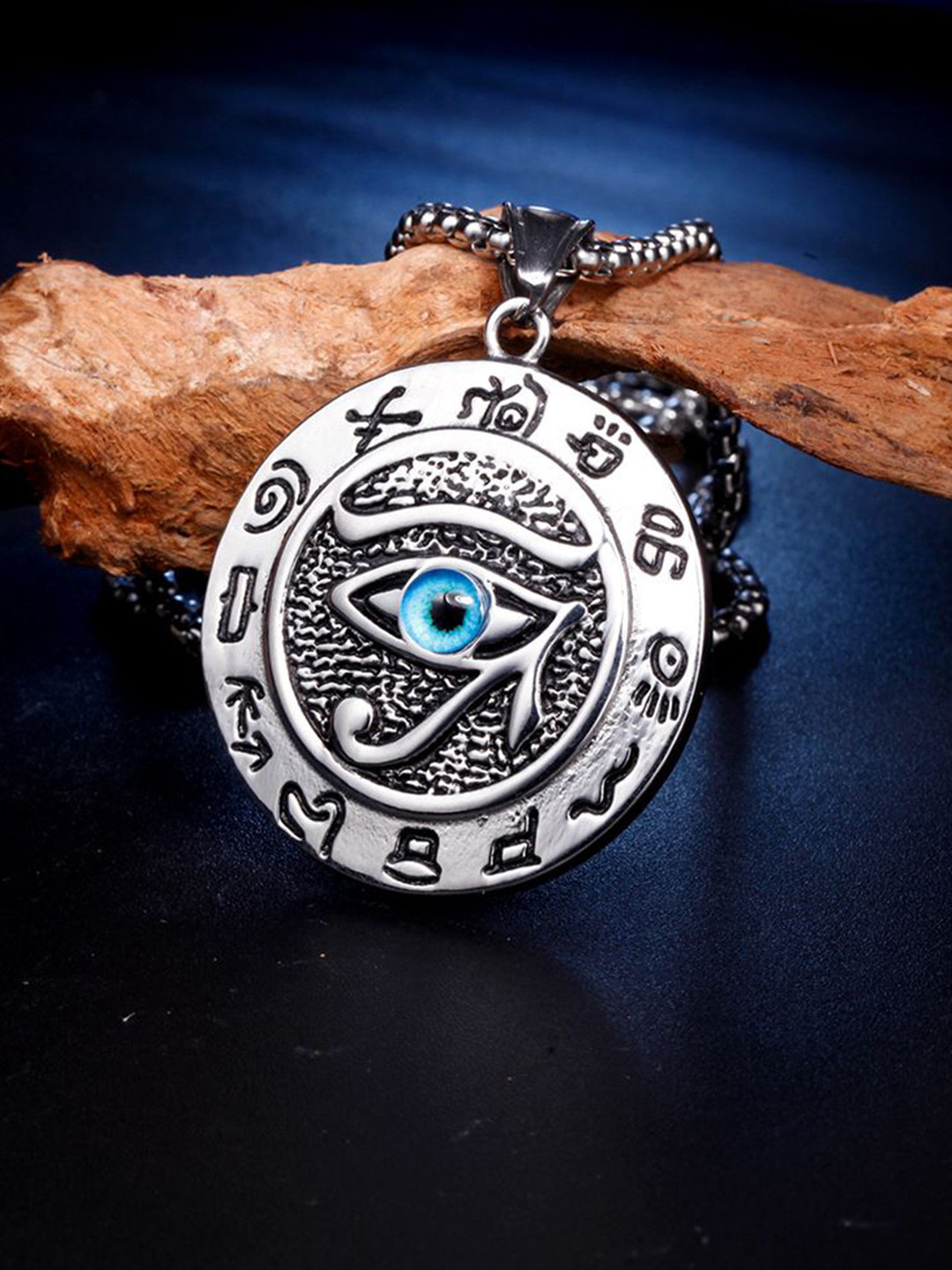 PASU FASHION Stainless Steel Silver-Plated Eye of Horus Pendants With Chains