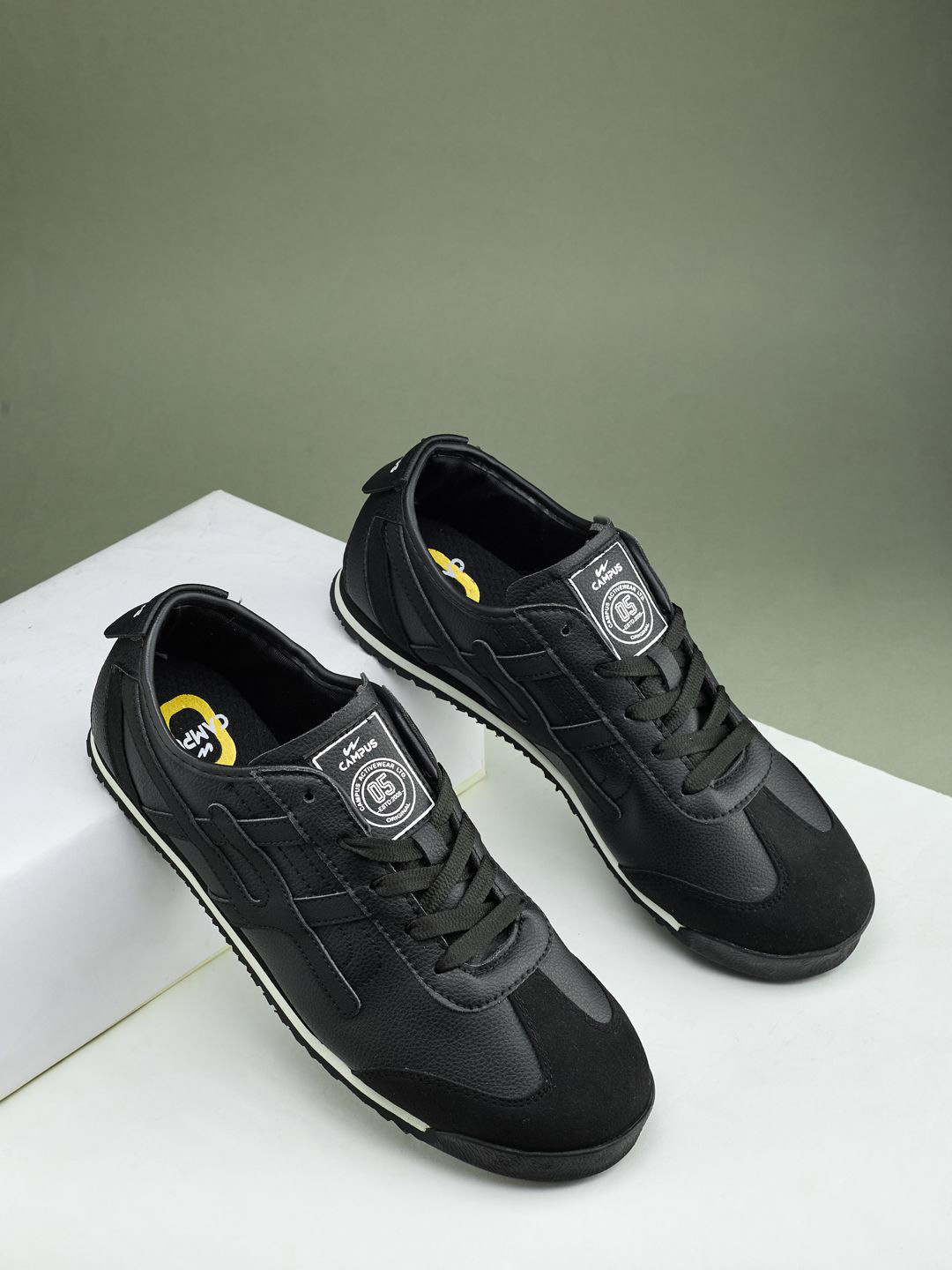 Campus Men TUMBLE PRO Mid-Top Sneakers